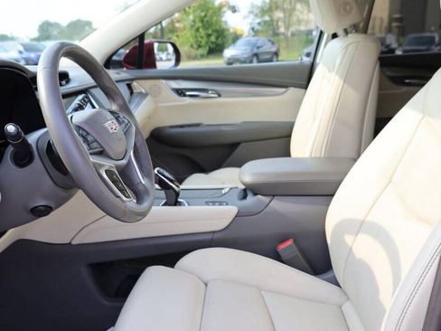 Used 2017 Cadillac XT5 Luxury w/ Driver Awareness Package AWD/4WD image 13