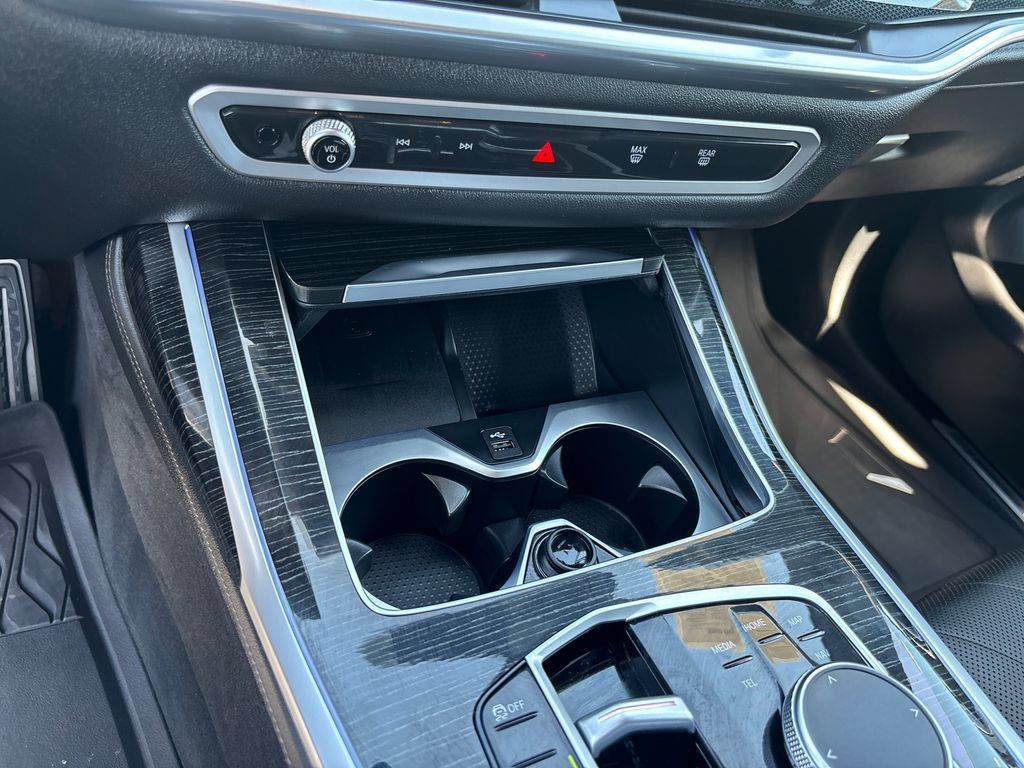 Used 2024 BMW X7 xDrive40i w/ M Sport Package AWD/4WD image 31