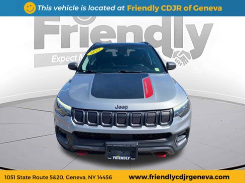 Used 2022 Jeep Compass Trailhawk w/ Trailhawk Elite Group image 2