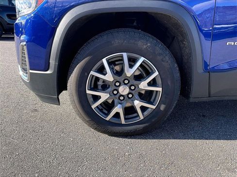 Used 2023 GMC Acadia SLE w/ Driver Convenience Package image 7