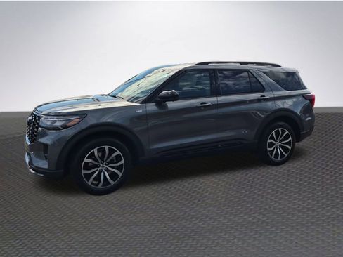 New 2026 Ford Explorer ST-Line image 2
