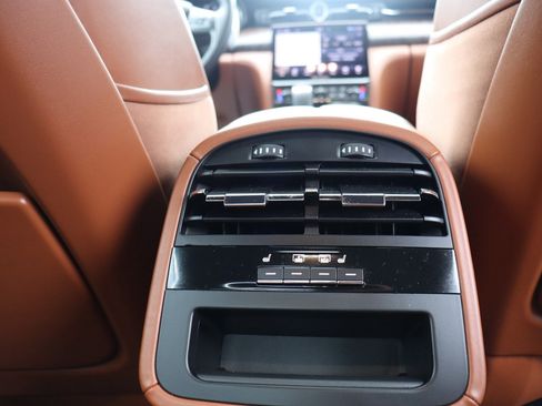 Used 2023 Maserati Quattroporte Modena Q4 AWD/4WD image 39