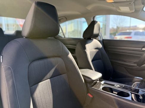 Used 2024 Nissan Altima 2.5 SV image 22