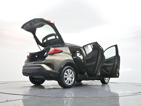 Used 2021 Toyota C-HR LE FWD image 46