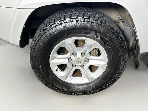 Used 2021 Toyota 4Runner SR5 AWD/4WD image 11
