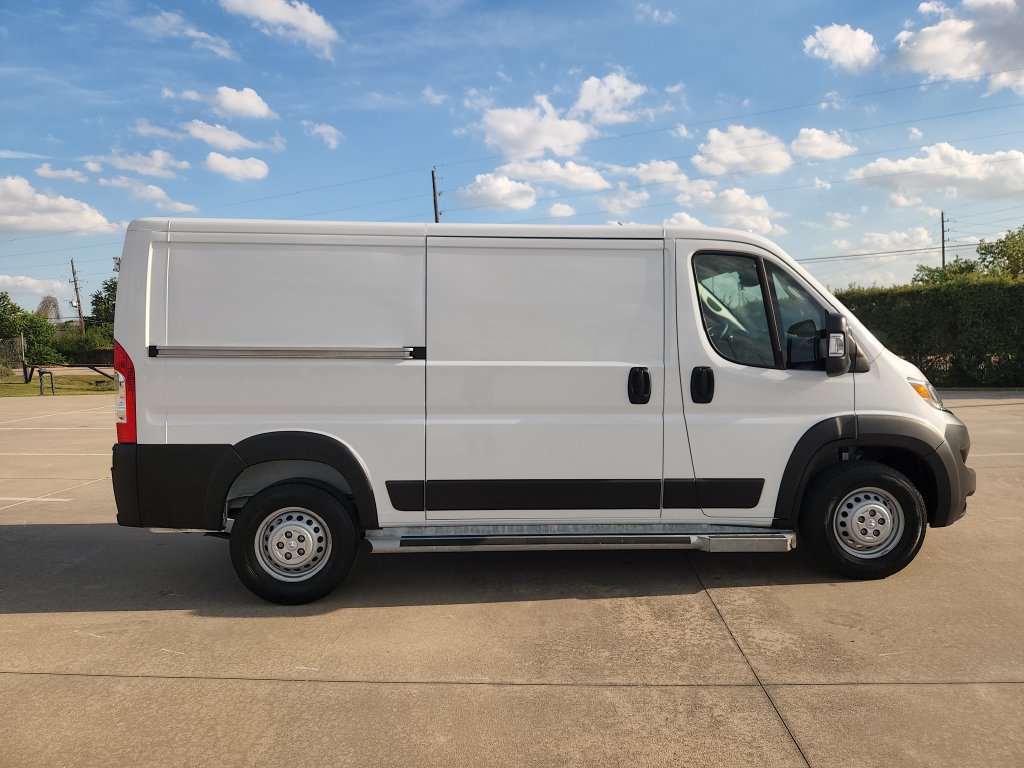 Used 2025 RAM ProMaster 2500 w/ U-Haul Equipment Group FWD image 4