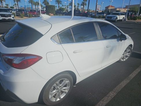 Used 2019 Chevrolet Cruze LT FWD image 2