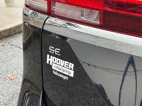 Used 2024 Volkswagen Atlas SE image 12