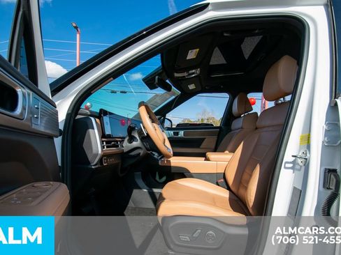 Used 2024 Hyundai Santa Fe Limited image 11