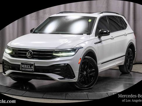 Used 2022 Volkswagen Tiguan SE R-Line FWD image 1