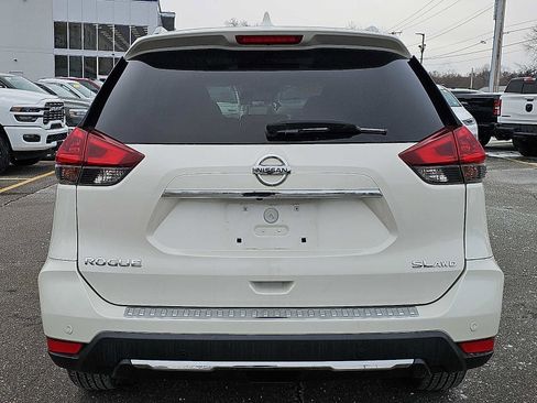 Used 2019 Nissan Rogue SL w/ Premium Package image 5