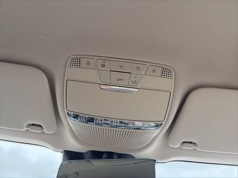 Used 2022 Mercedes-Benz GLC 300 4MATIC image 23