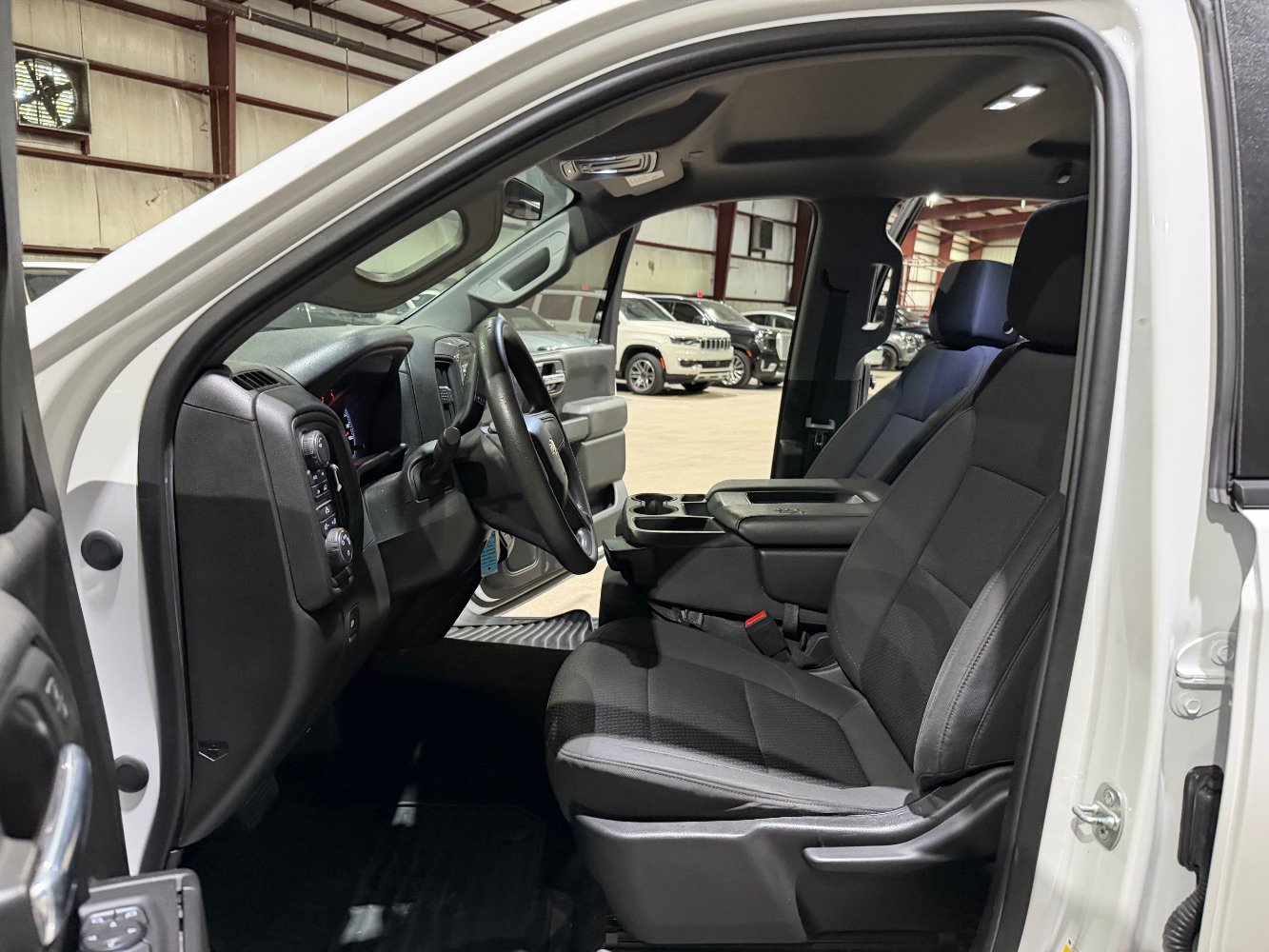 Used 2020 Chevrolet Silverado 1500 Custom w/ Custom Value Package AWD/4WD image 13