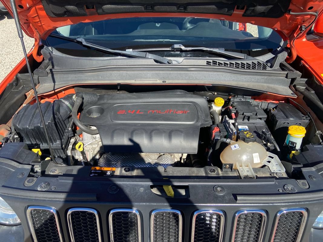 Used 2016 Jeep Renegade Latitude w/ Popular Equipment Group AWD/4WD image 32