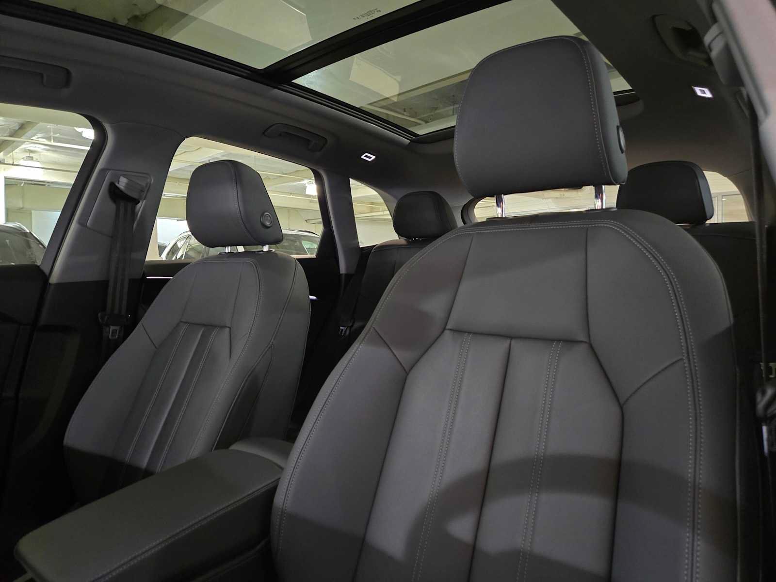 Used 2025 Audi Q5 Premium AWD/4WD image 21