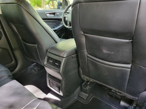 Used 2024 Ford Edge Titanium AWD/4WD image 11