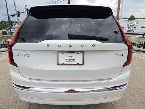 New 2026 Volvo XC90 B6 Plus w/ Protection Package Premier image 9