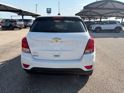 Used 2022 Chevrolet Trax LS w/ Tint and Cruise Package FWD image 6