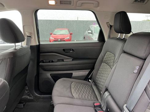 Used 2025 Nissan Pathfinder SV FWD image 42