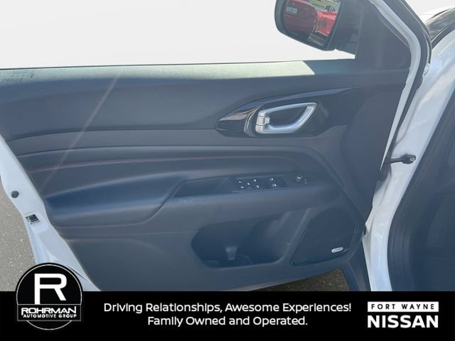 Used 2023 Jeep Compass Trailhawk w/ Sun and Sound Group AWD/4WD image 28