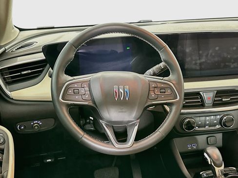 Used 2024 Buick Encore GX Preferred w/ Comfort Package FWD image 18