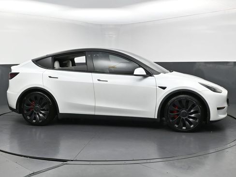 Used 2022 Tesla Model Y Performance AWD/4WD image 5