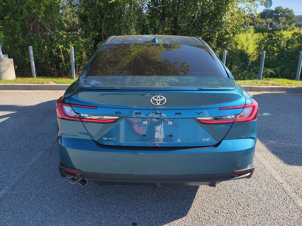 Used 2025 Toyota Camry SE FWD image 3