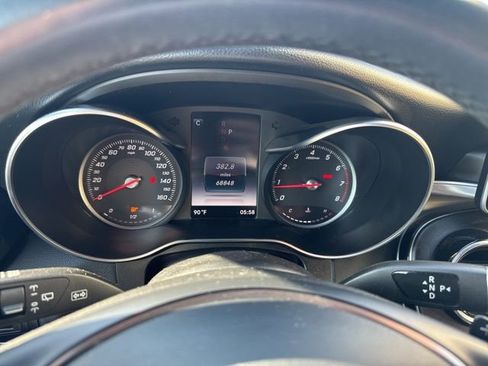 Used 2019 Mercedes-Benz GLC 300 4MATIC image 32