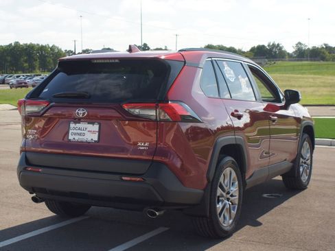 Used 2025 Toyota RAV4 XLE Premium image 19