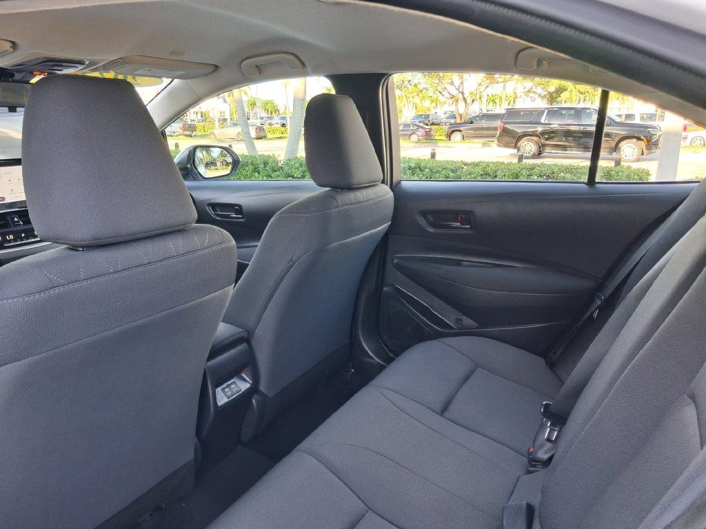 Used 2025 Toyota Corolla LE FWD image 13