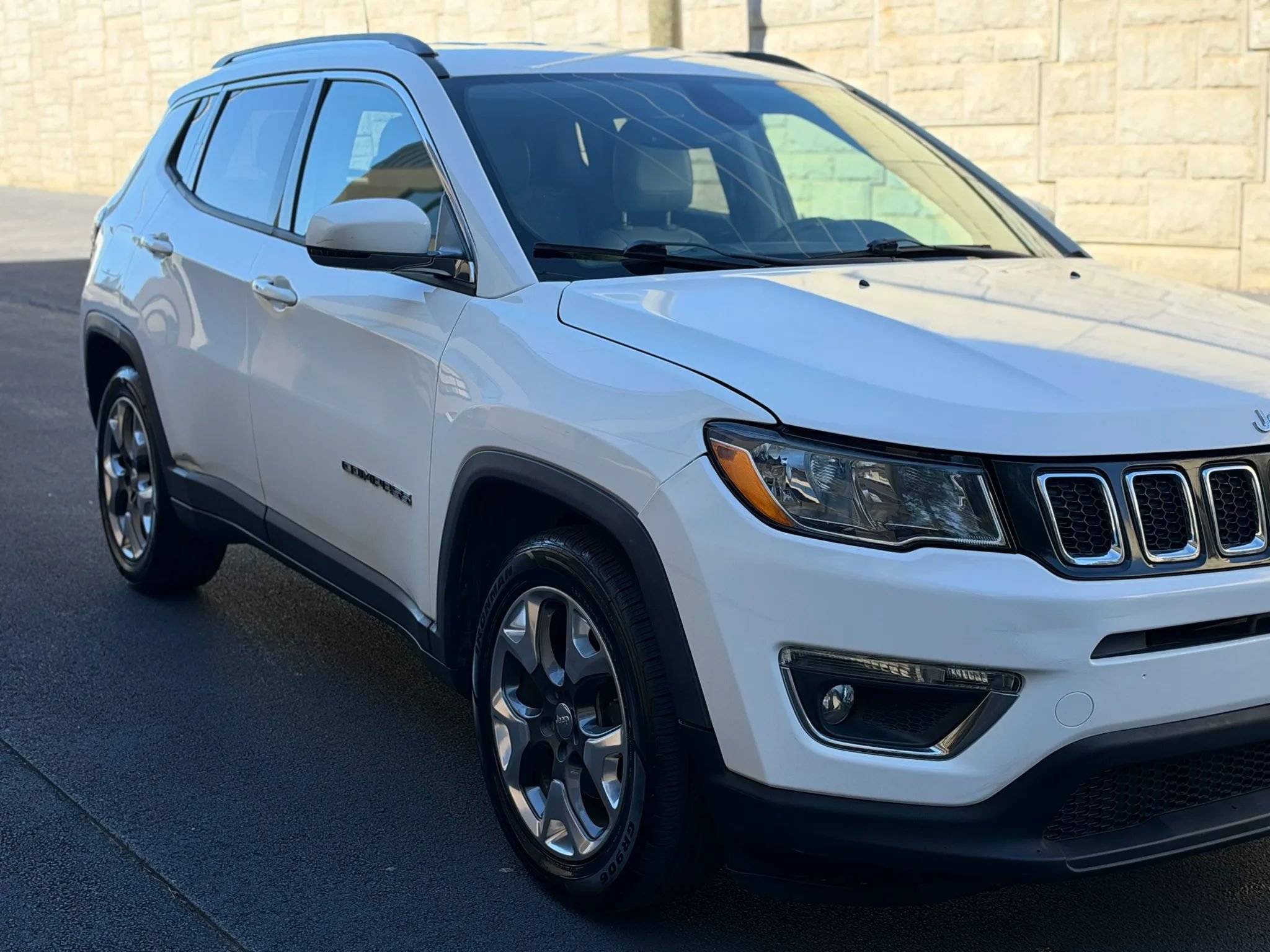 Used 2020 Jeep Compass Limited FWD image 38