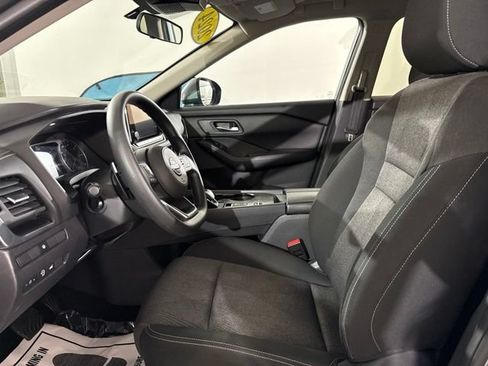 Used 2024 Nissan Rogue SV FWD image 16