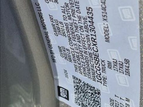 Used 2024 Chevrolet Colorado W/T RWD image 22