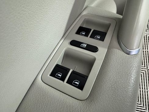 Used 2019 Volkswagen Passat 2.0T Wolfsburg w/ Wheels & Sunroof Package image 40