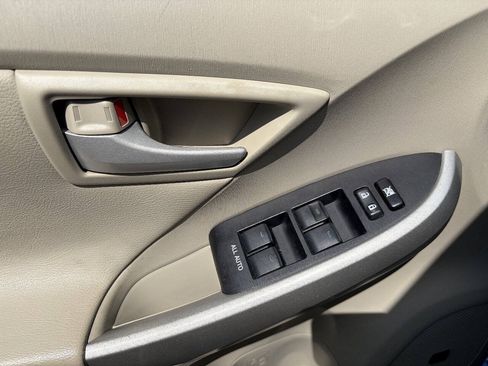 Used 2010 Toyota Prius Three FWD image 15