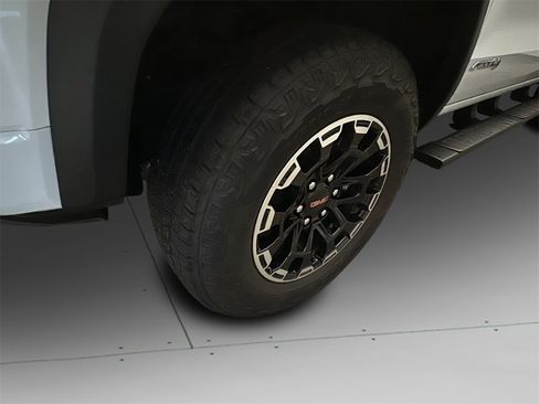 Used 2026 GMC Canyon AT4 image 24