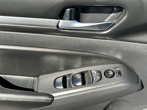 Used 2022 Nissan Altima 2.5 SV image 14