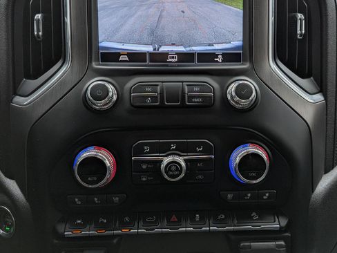 Used 2022 GMC Sierra 1500 Denali w/ Driver Alert Package II AWD/4WD image 19