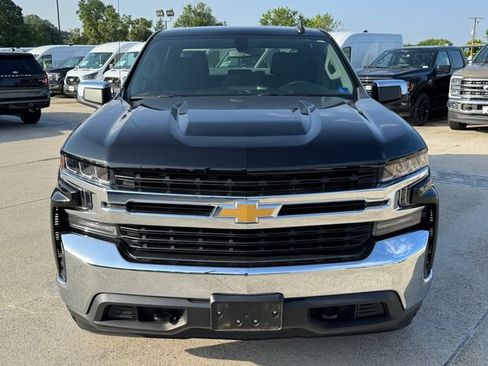 Used 2022 Chevrolet Silverado 1500 LT AWD/4WD image 2