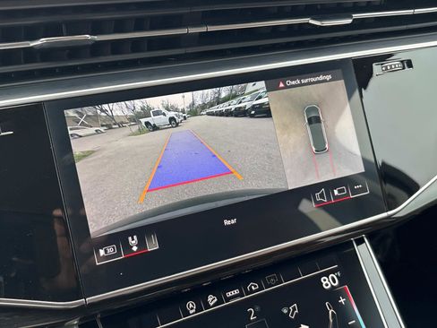 Used 2022 Audi Q7 Premium Plus w/ Premium Plus Package image 24