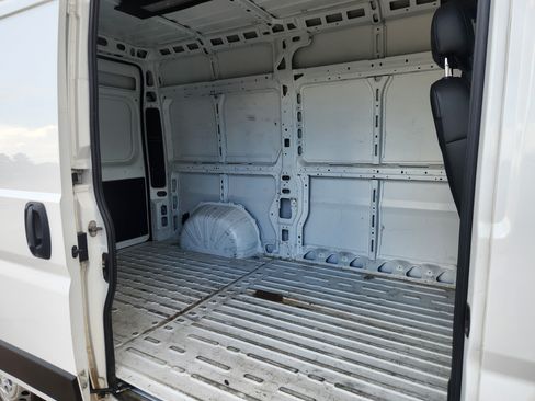 Used 2024 RAM ProMaster 2500 w/ Convenience Group FWD image 18