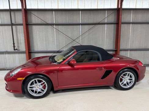 Used 2011 Porsche Boxster image 2
