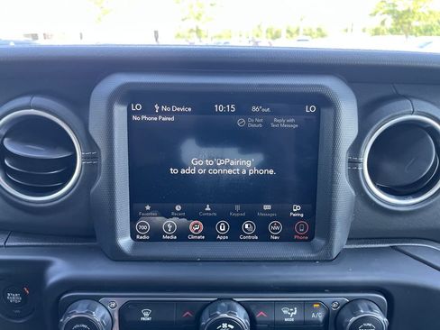 Used 2019 Jeep Wrangler Unlimited Sahara AWD/4WD image 15