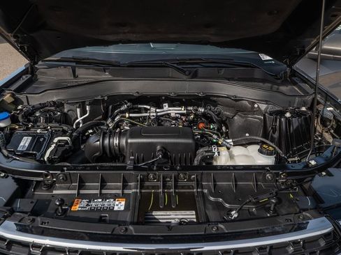 Used 2022 Ford Explorer XLT w/ Equipment Group 202A image 18