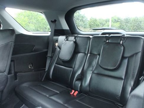 Used 2020 Ford Explorer XLT w/ Equipment Group 202A AWD/4WD image 27