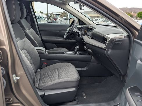 Used 2025 Nissan Kicks SV FWD image 10
