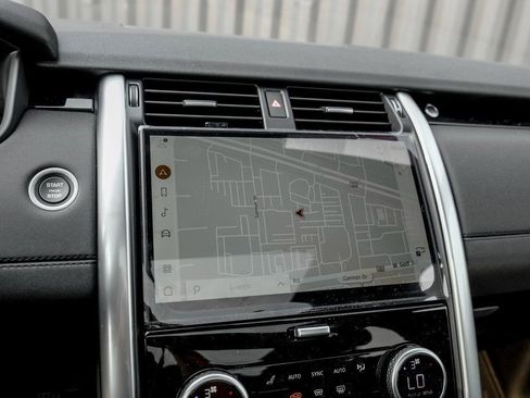 Used 2025 Land Rover Discovery S AWD/4WD image 12