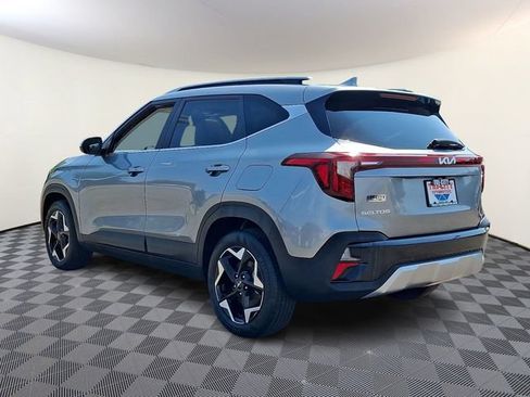 Used 2024 Kia Seltos EX AWD/4WD image 4