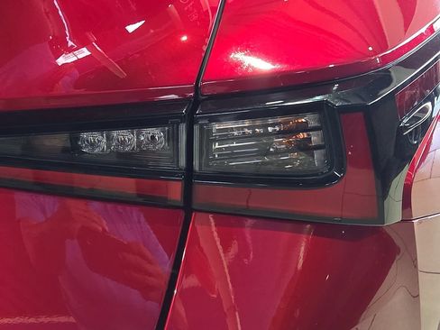 Used 2021 Lexus IS 350 F Sport w/ Dynamic Handling Package RWD image 12