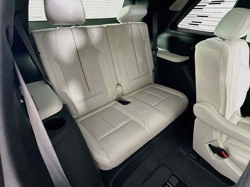 Used 2026 Cadillac Vistiq Sport w/ LPO, Floor Liner Package AWD/4WD image 30
